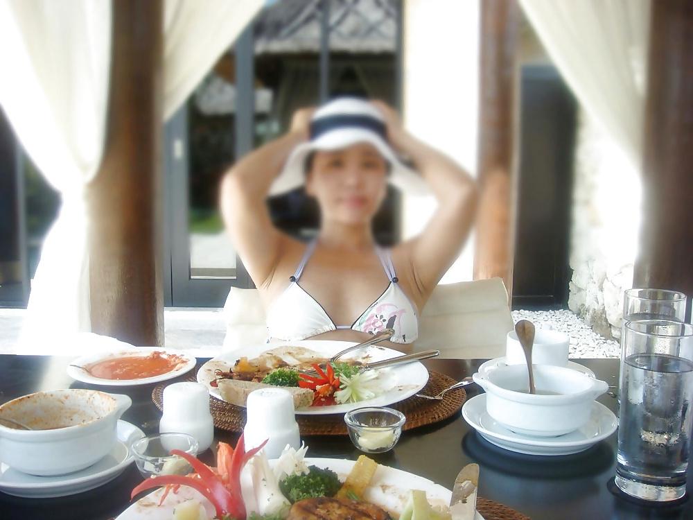 23P Korean Slut in Bikini