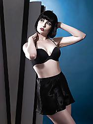 25P More Ladies in their Retro Style Knickers