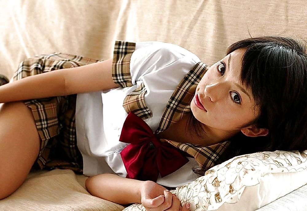 25P Asian uniformed girls