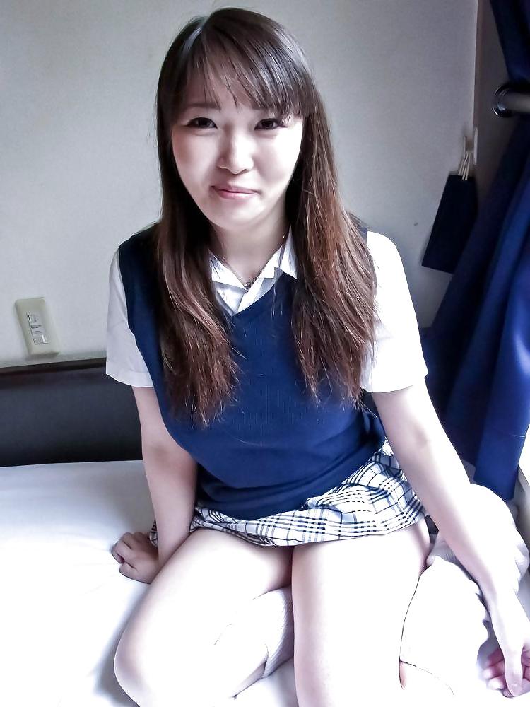 25P Asian uniformed girls