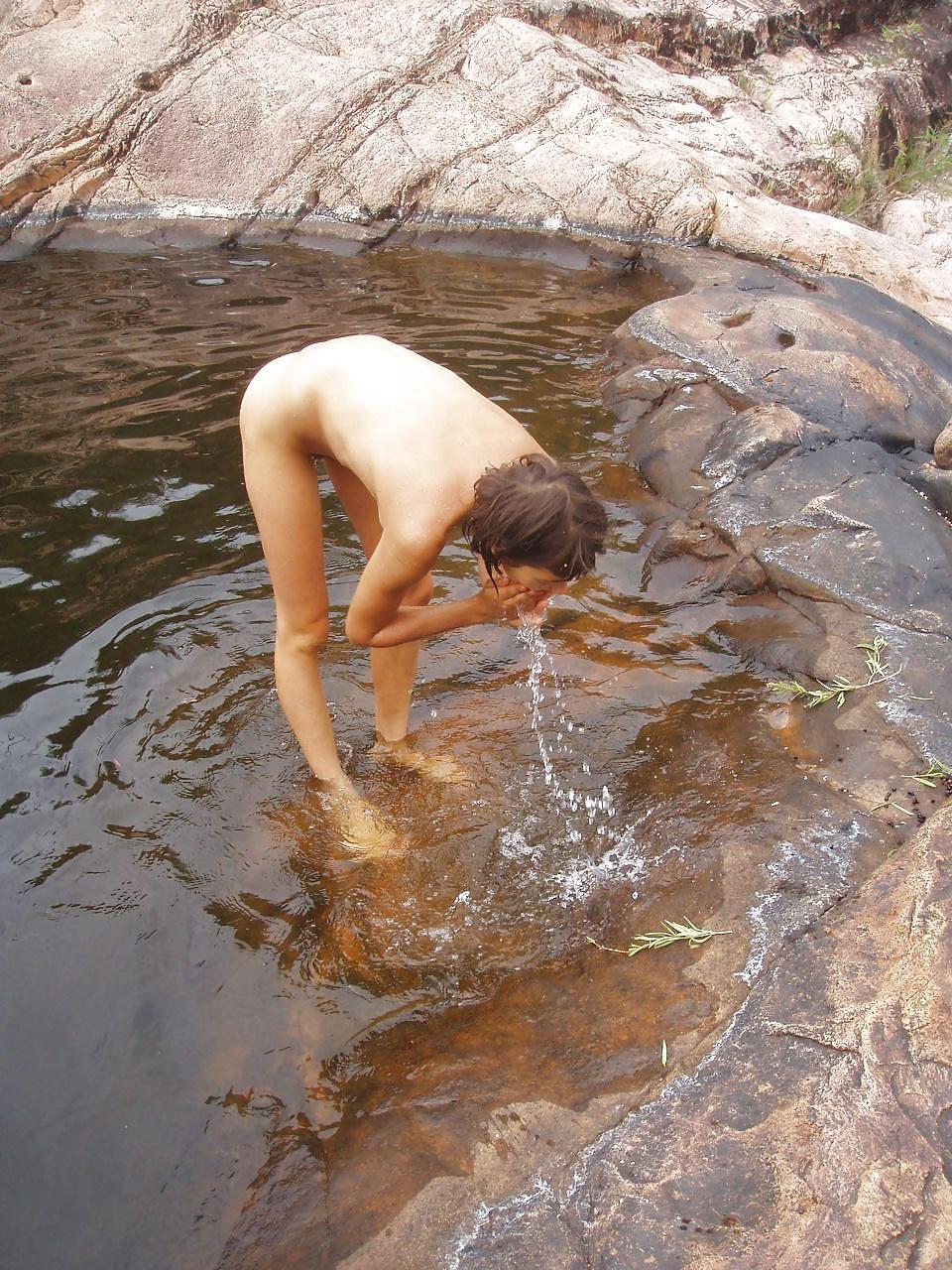 25P Wife in nature