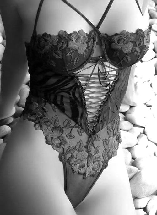19P Lace & leather 18