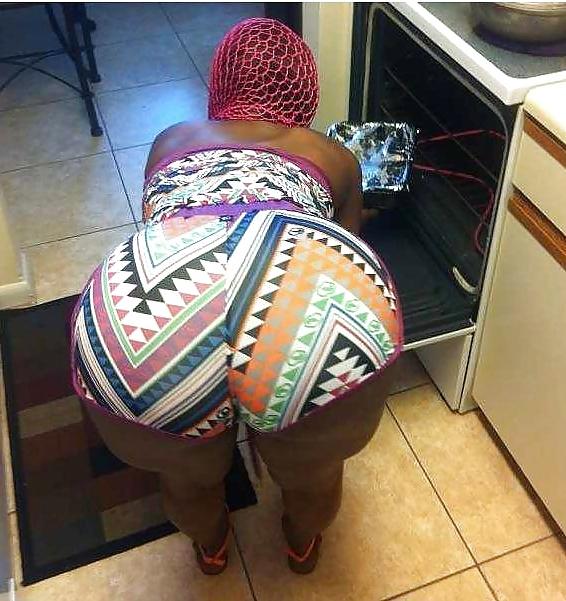 10P ITS JUST SUMTHIN ABOUT ASS IN THE KITCHEN VOL.9