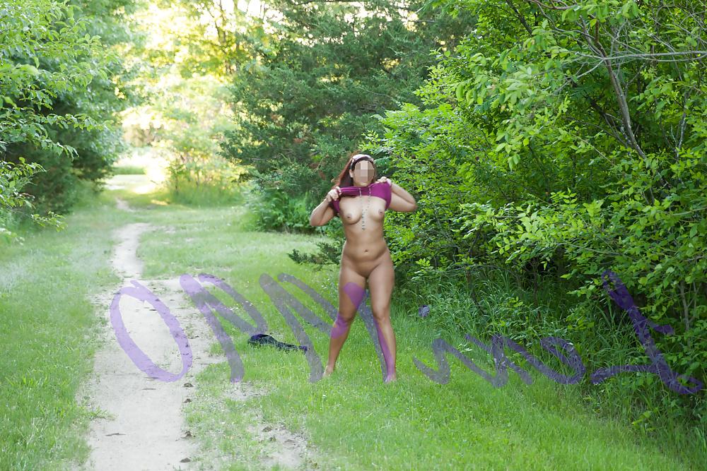 25P Me nude in public