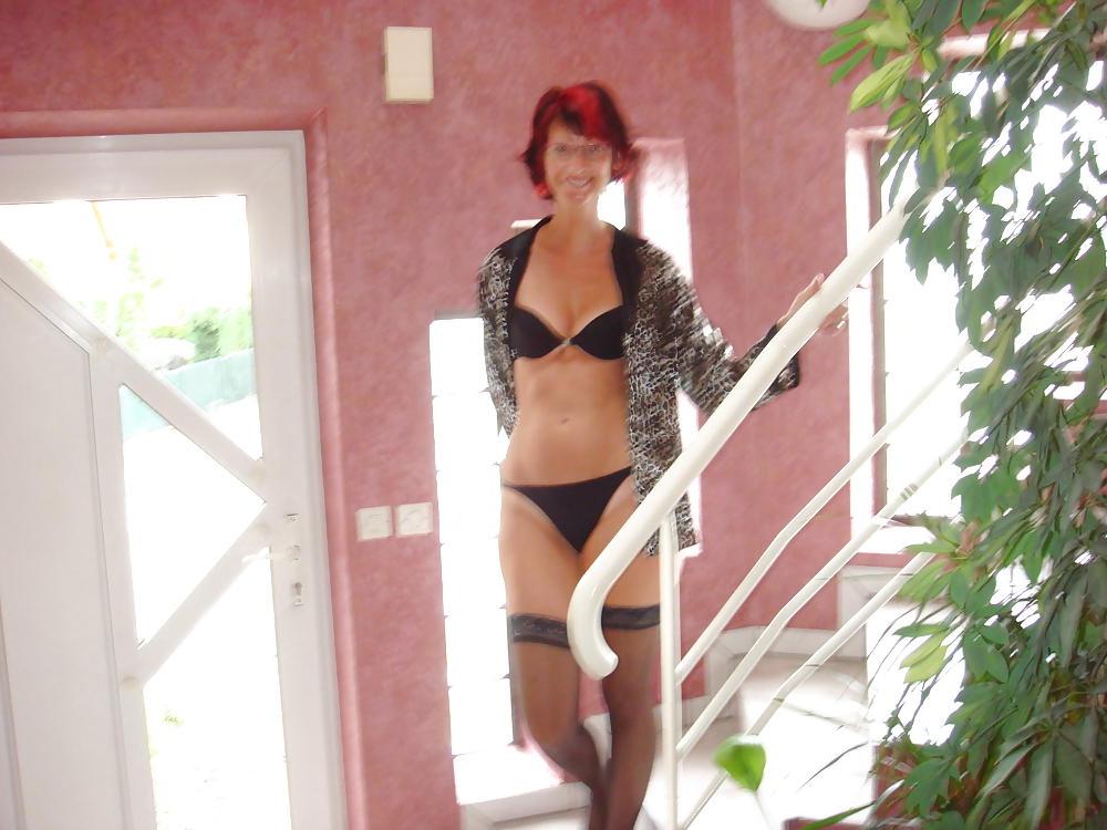 23P Classic Elegant Mature