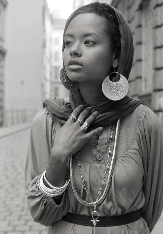 19P BLACK BEAUTIES VOL.22