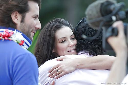 25P Evangeline Lilly HOT with BIG CLEAVAGE