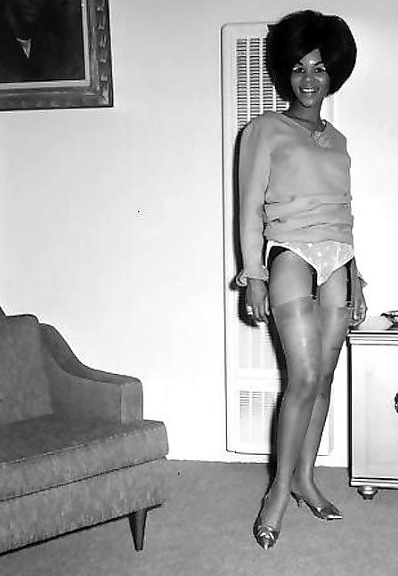 20P CLASSIC BLACK MILFS AND MATURES VOL.8