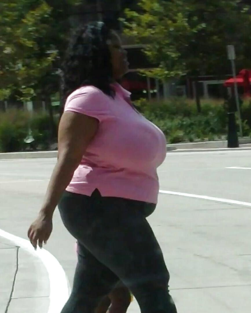 19P Candid of huge boobs and big ass bbw black bitch