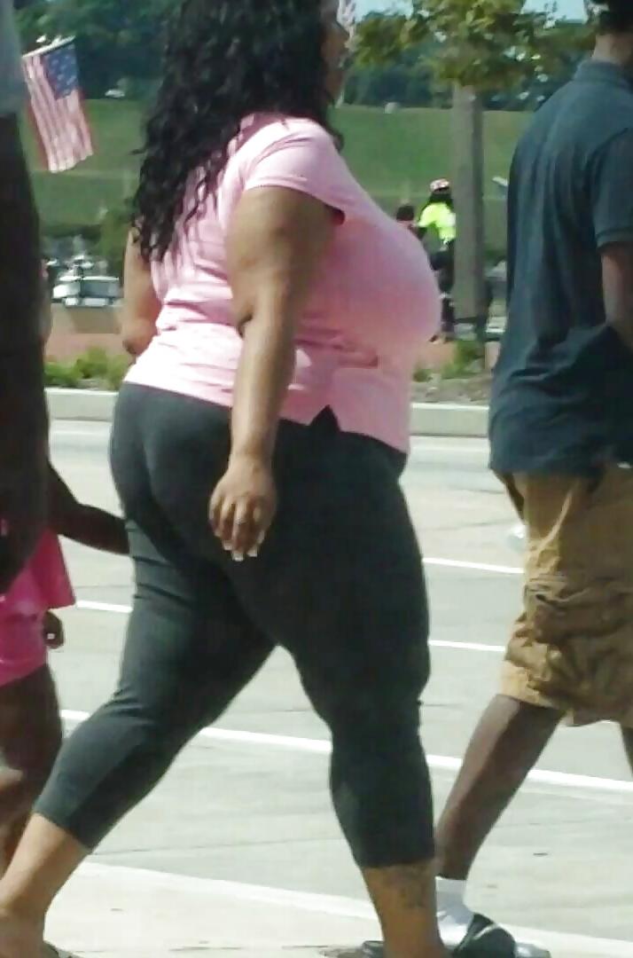 19P Candid of huge boobs and big ass bbw black bitch