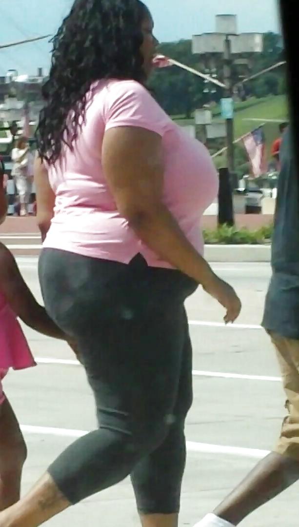 19P Candid of huge boobs and big ass bbw black bitch