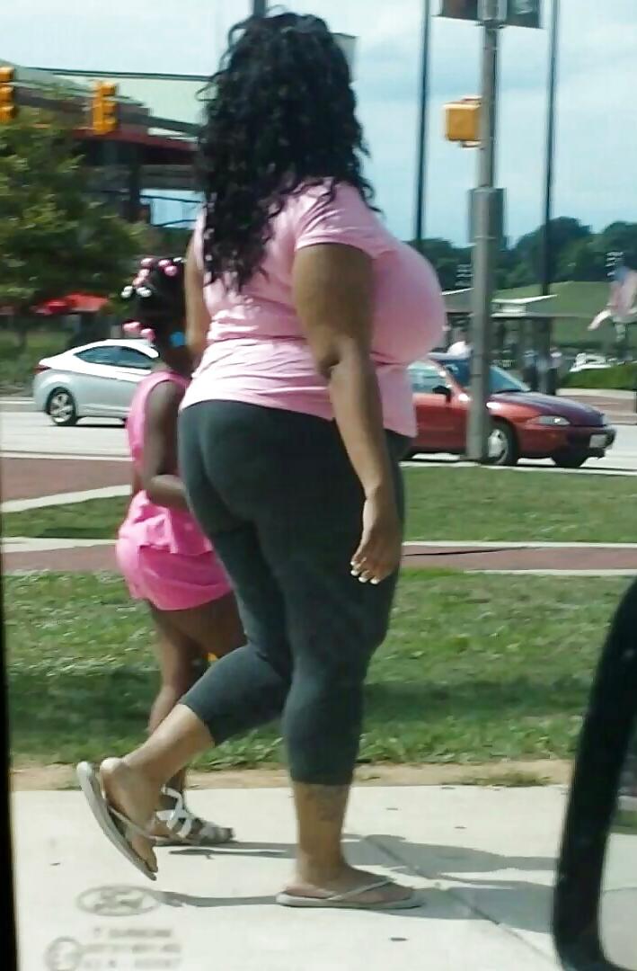 19P Candid of huge boobs and big ass bbw black bitch