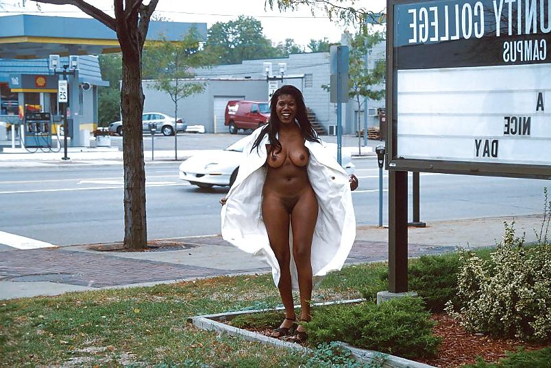 25P Jennifer Black Woman Public Nudity