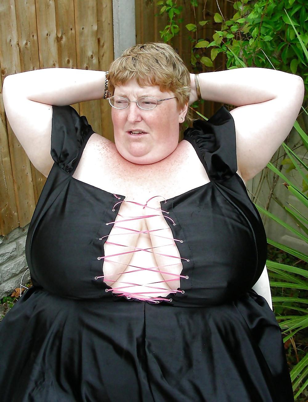 25P Lovely BBW Grannies