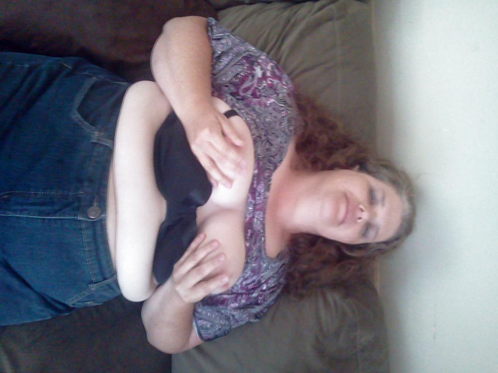 23P Bbw big belly girlfriend sucks cock and spreads