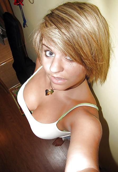 25P Sexy Cleavage 59