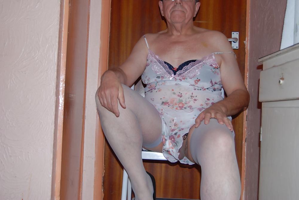 16P CD Maid in the Kitchen again