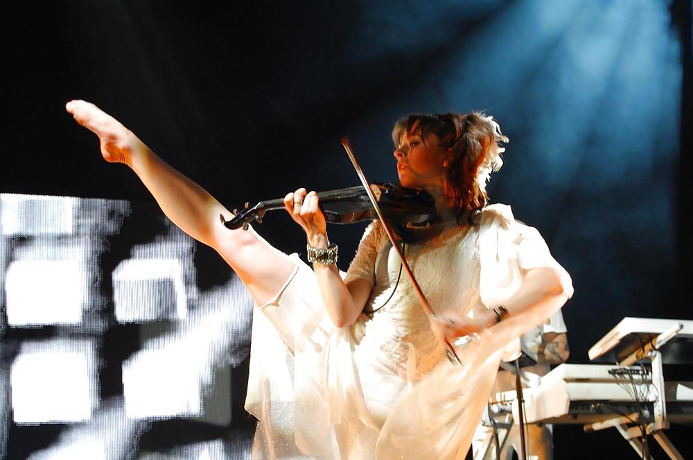 22P Lindsey Stirling feet