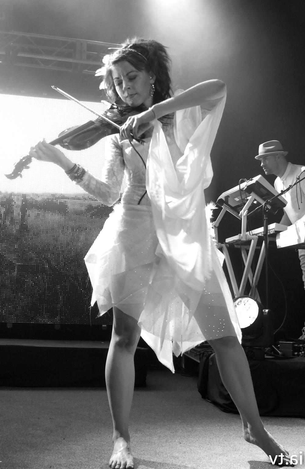 22P Lindsey Stirling feet