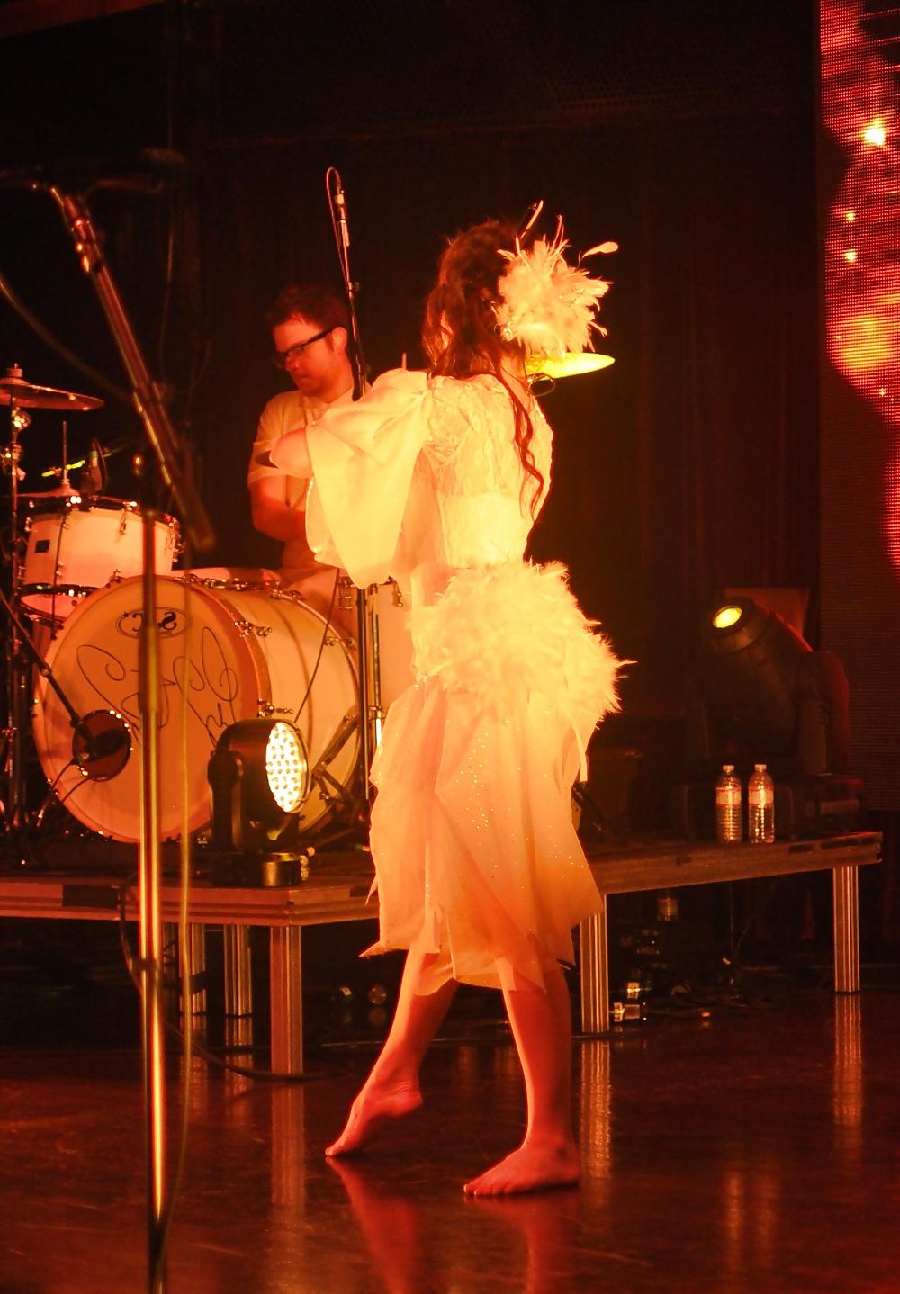 22P Lindsey Stirling feet