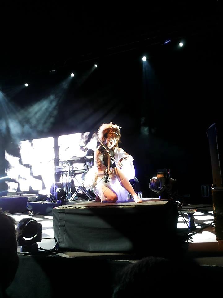 22P Lindsey Stirling feet