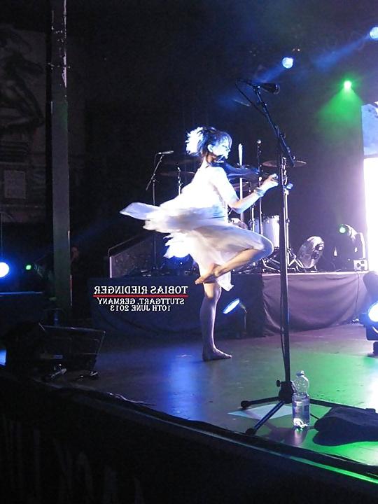 22P Lindsey Stirling feet