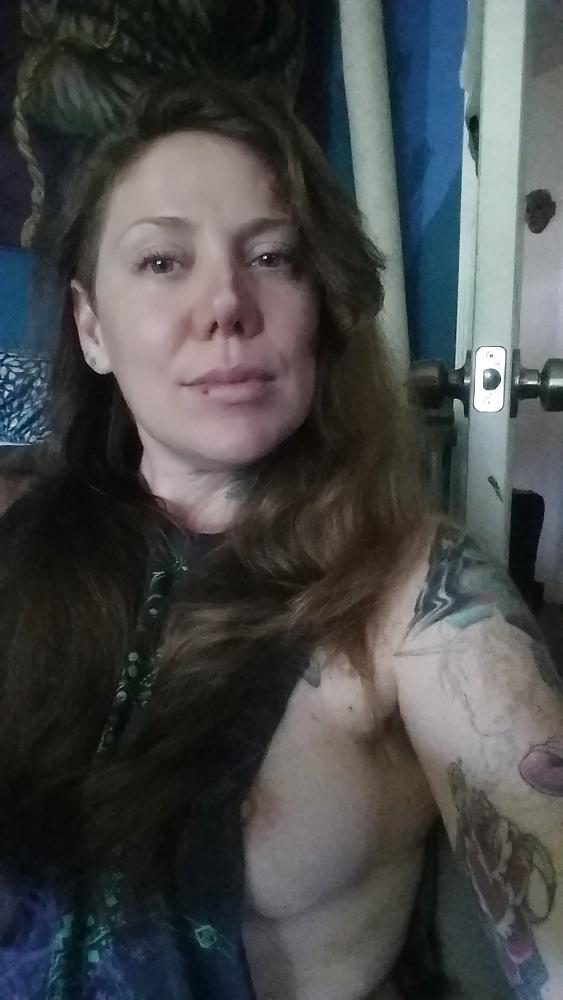 6P Side boob Nip Slip Slut Milf