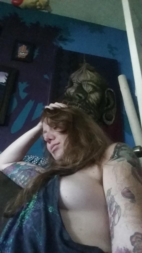 6P Side boob Nip Slip Slut Milf
