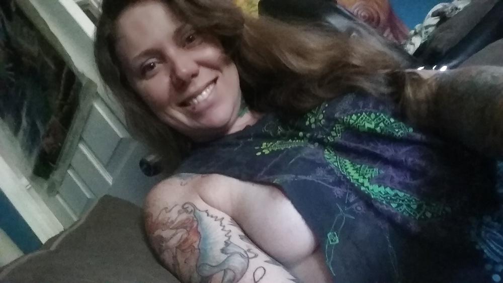 6P Side boob Nip Slip Slut Milf