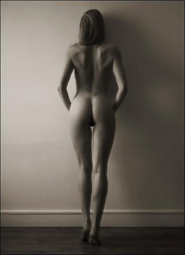 20P Classic female form in B&W