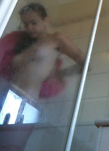 4P Girl nude in shower 5