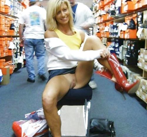 20P Girl Flashing in Public