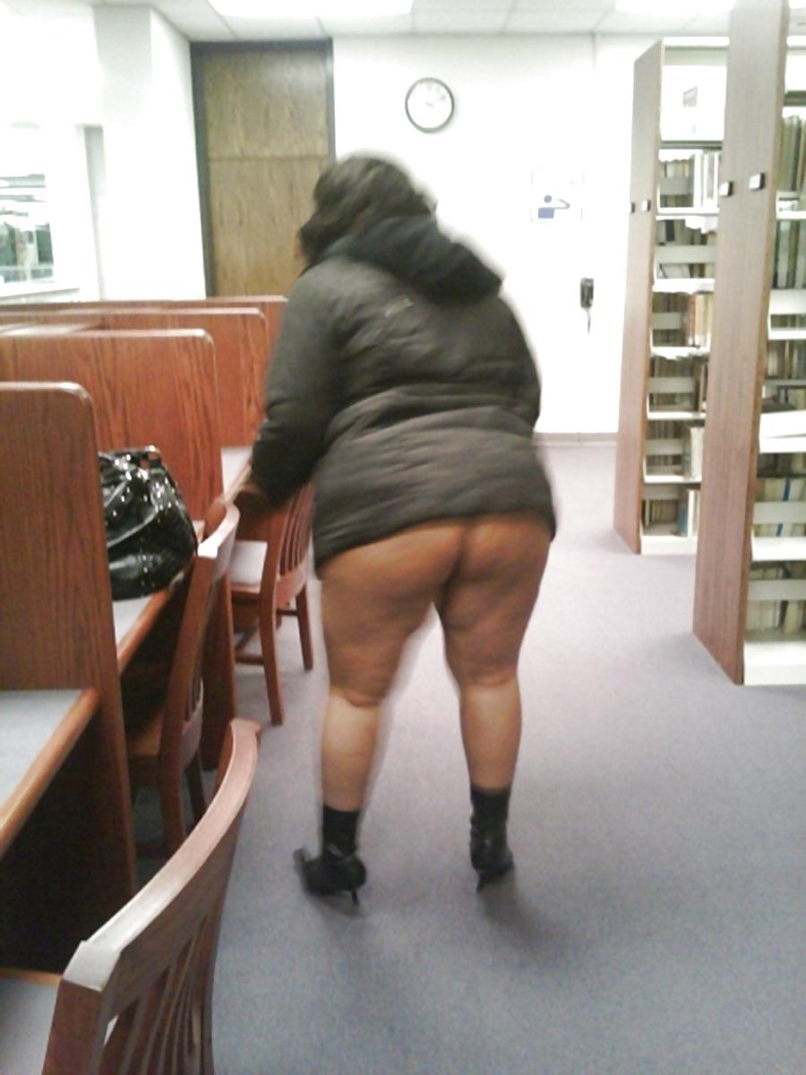 25P Mature Black Milf Exhibitionist