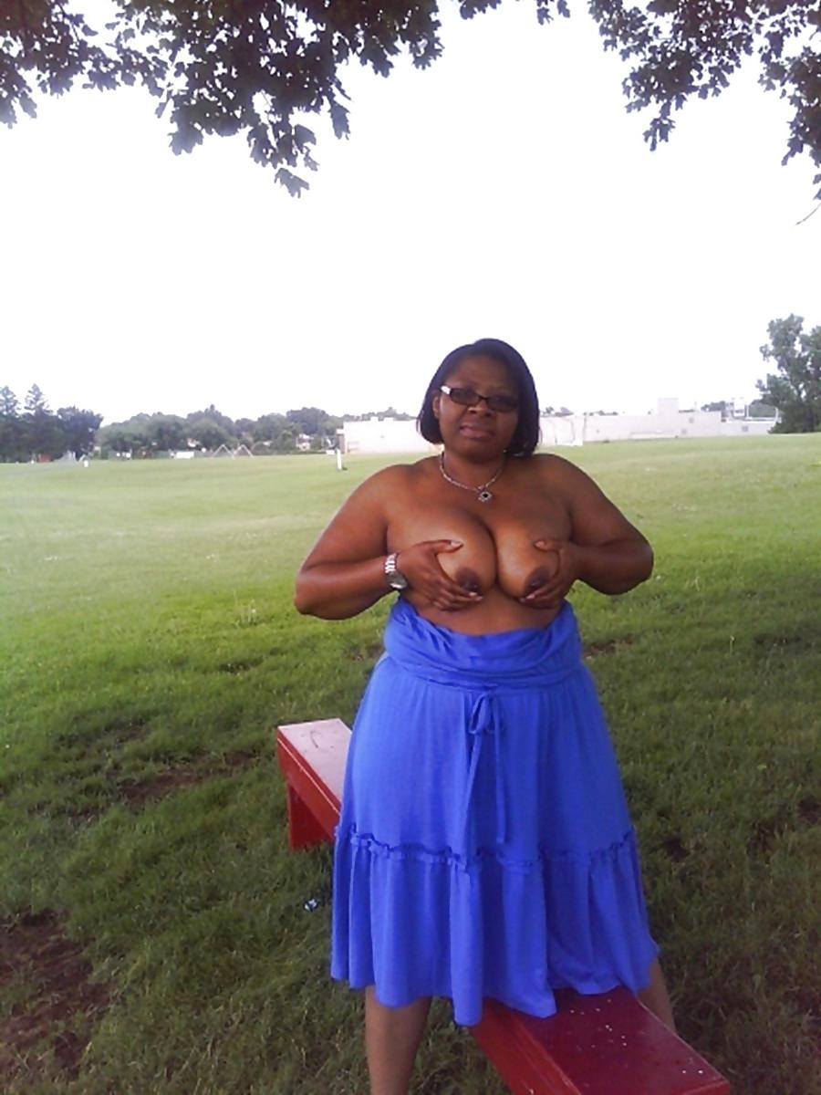 25P Mature Black Milf Exhibitionist