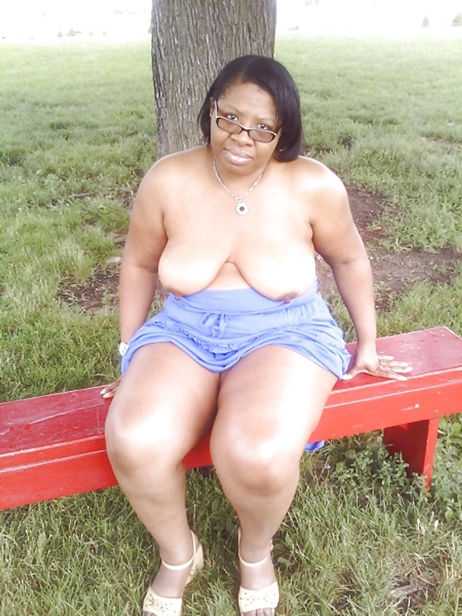 25P Mature Black Milf Exhibitionist