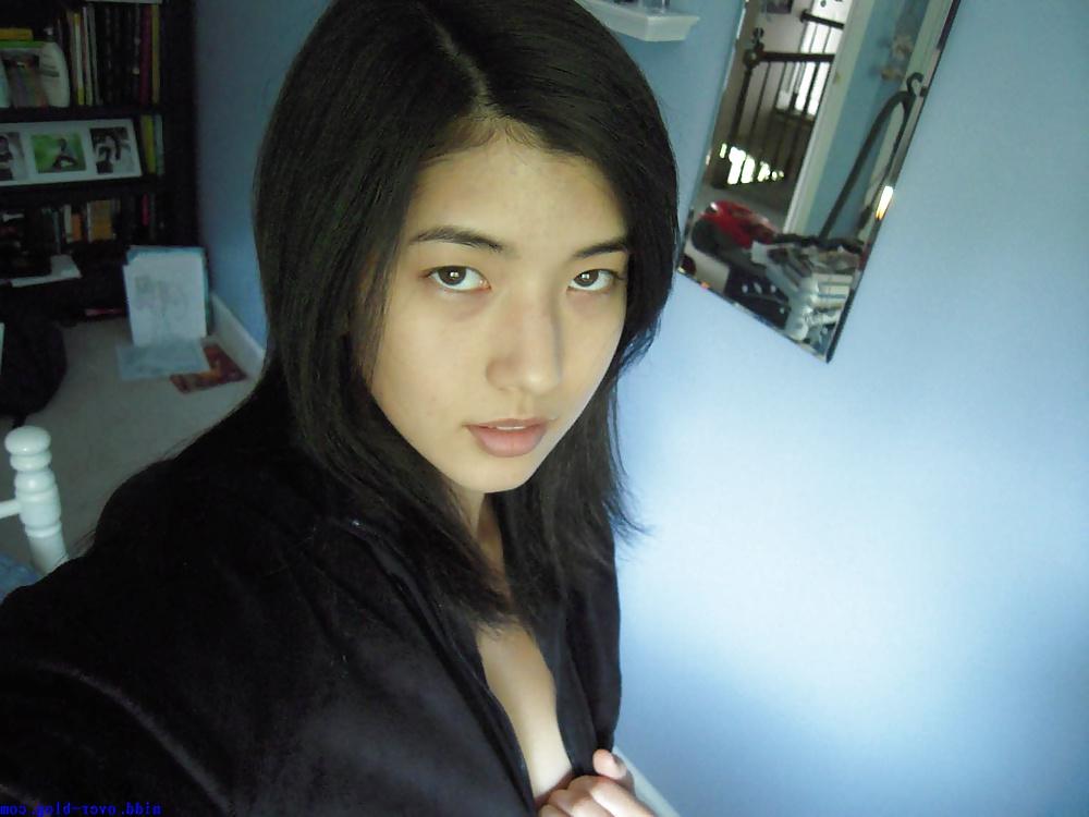 13P KOREAN Prostitute