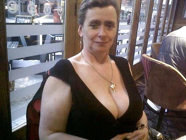 25P Cleavage, Wonderful Cleavage!