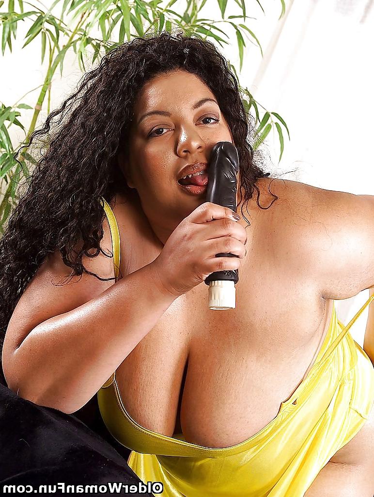 16P 44 year old BBW mom Diosa from OlderWomanFun