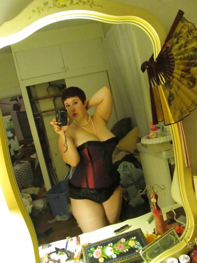 25P Busty girl with short hair