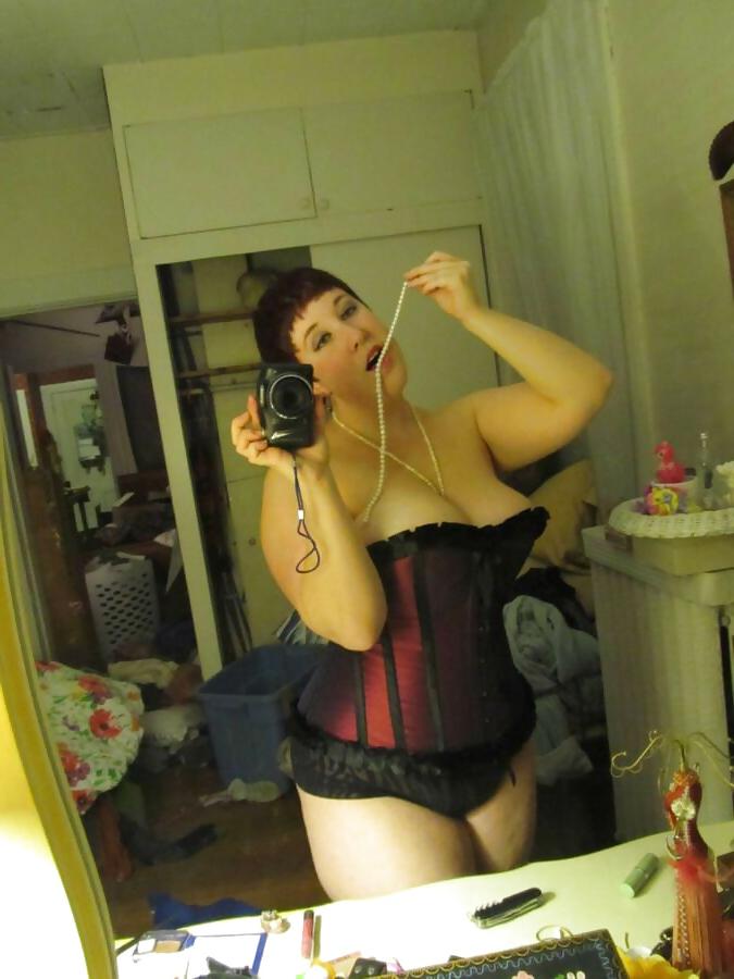 25P Busty girl with short hair