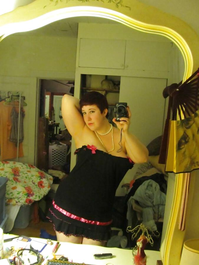 25P Busty girl with short hair