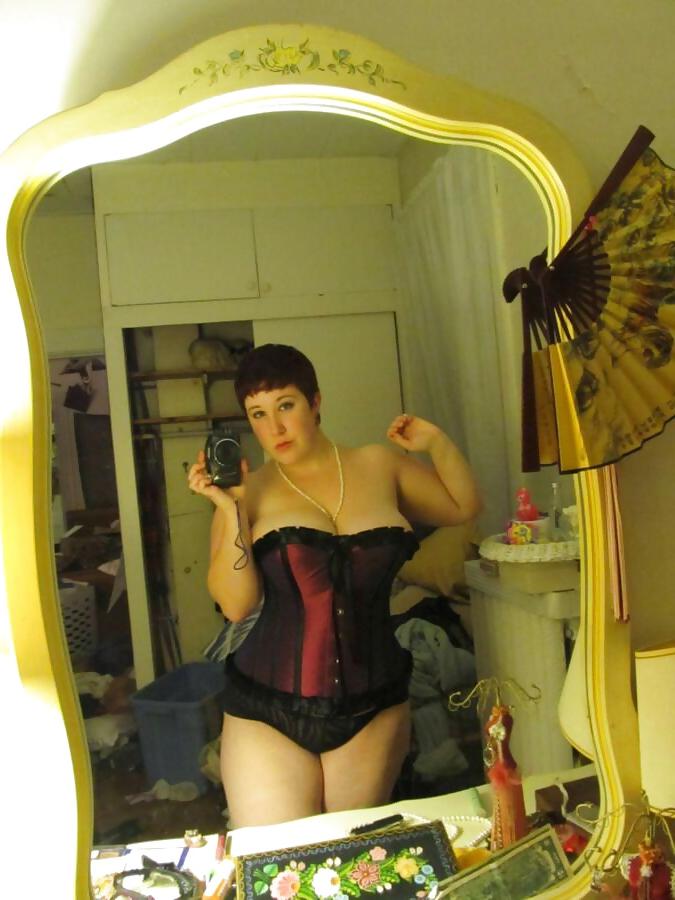 25P Busty girl with short hair