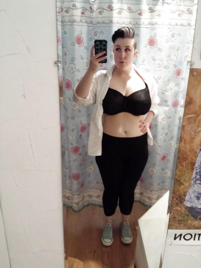25P Busty girl with short hair