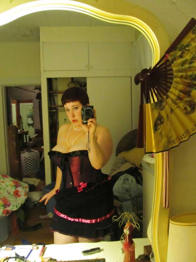 25P Busty girl with short hair