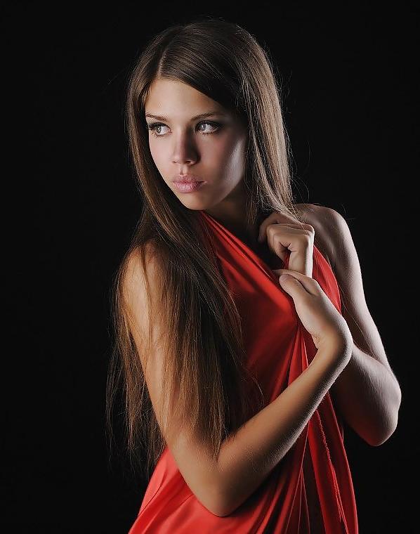 25P Girls with long hair 10