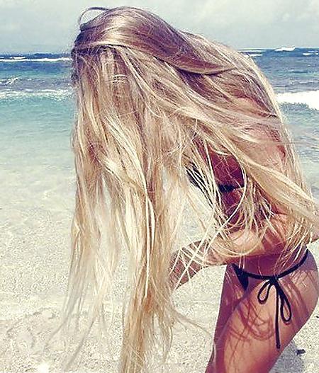 25P Girls with long hair 10