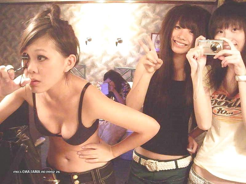 15P Asian teen girlfriends having a nude bath