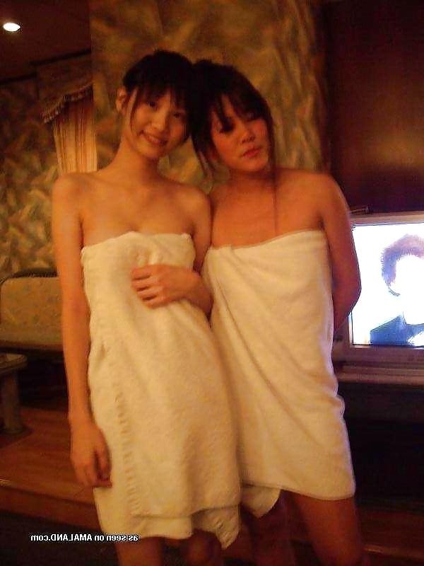 15P Asian teen girlfriends having a nude bath