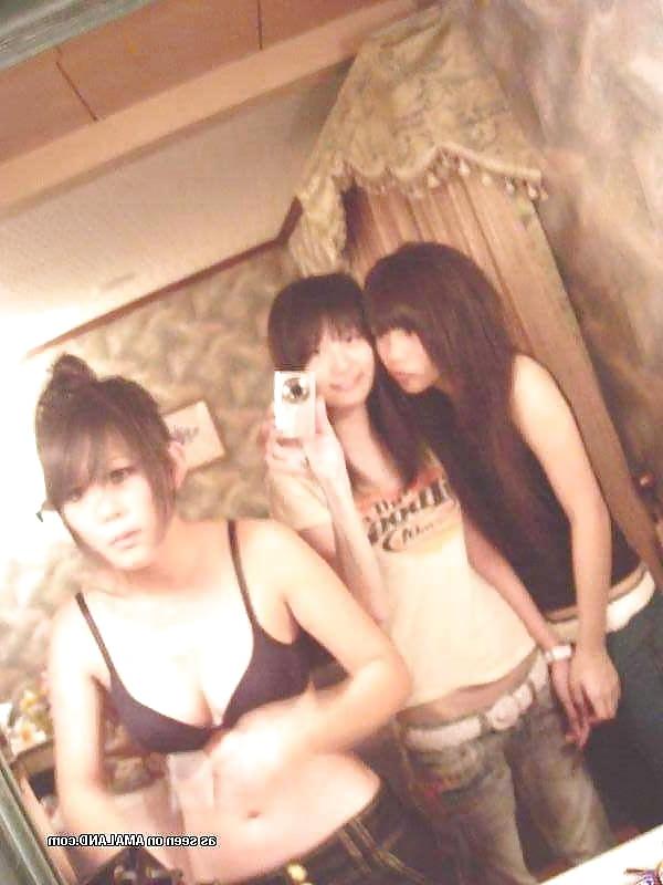 15P Asian teen girlfriends having a nude bath