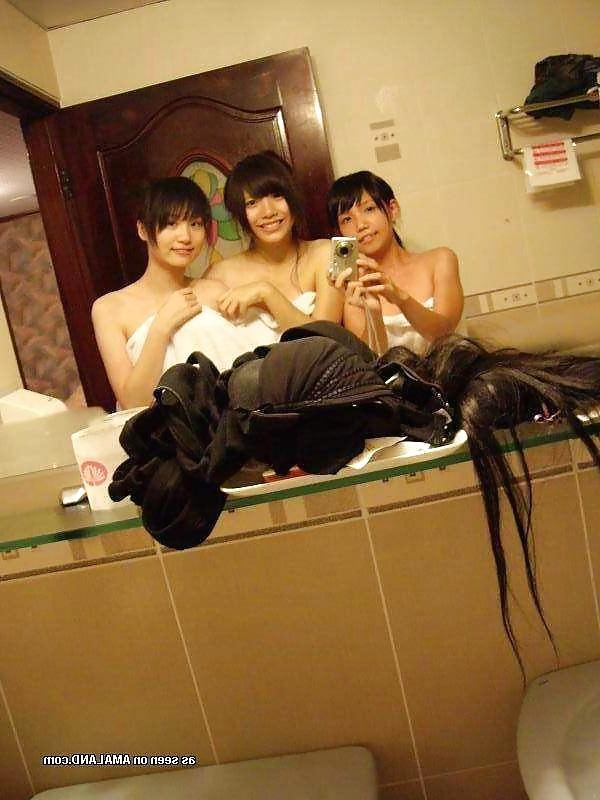 15P Asian teen girlfriends having a nude bath
